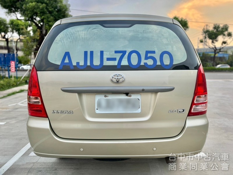 2013 TOYOTA INNOVA 2.0自排 一手車 全車原鈑件 客貨