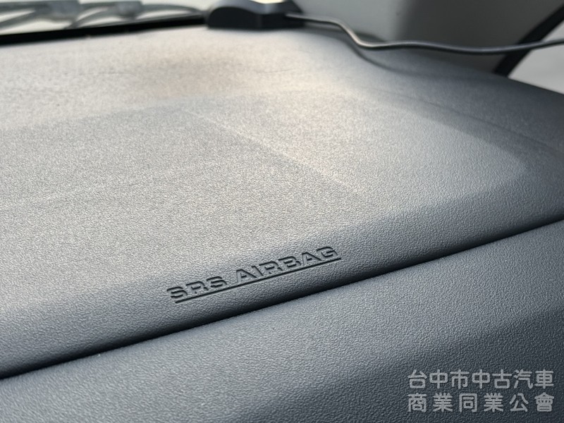 2013 TOYOTA INNOVA 2.0自排 一手車 全車原鈑件 客貨