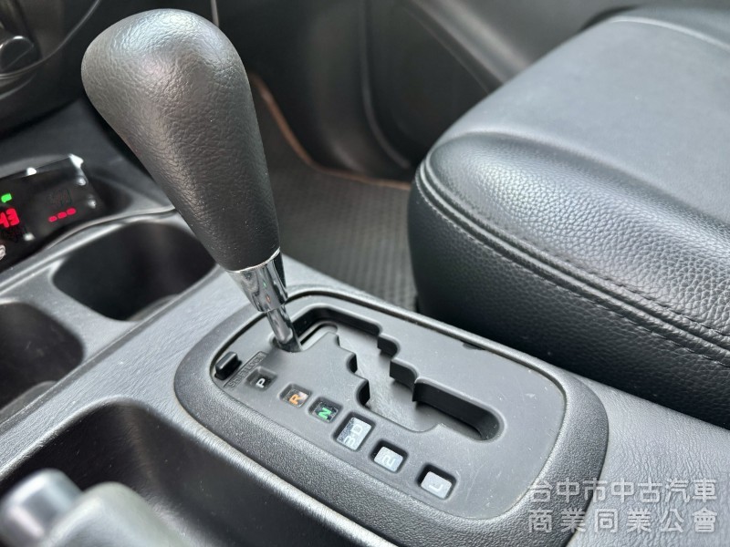 2013 TOYOTA INNOVA 2.0自排 一手車 全車原鈑件 客貨