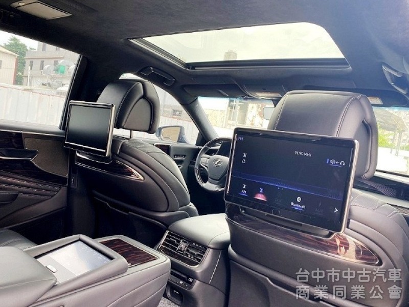 LS500 旗艦版 低里程 雙渦輪增壓 421匹大馬力 後座電視影音 氣動按摩座椅 20吋霧黑鋁圈