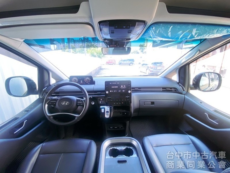 2024 Staria GLD-C 頂級8人座 數位儀錶 雙電動滑門 全速域自動跟車 6氣囊 原廠保固中！