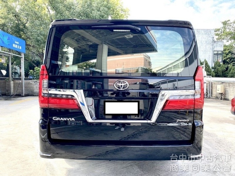 2022 Toyota Granvia 9人座旗艦版 超低里程 僅跑2萬公里！原廠保固中 商務自用載客首選~