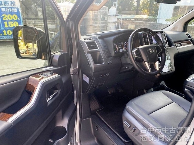 2022 Toyota Granvia 9人座旗艦版 超低里程 僅跑2萬公里！原廠保固中 商務自用載客首選~