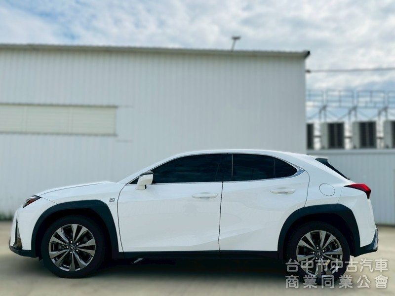 2021 Lexus ux200 f sport 低里程 電熱椅 賽車椅 盲點