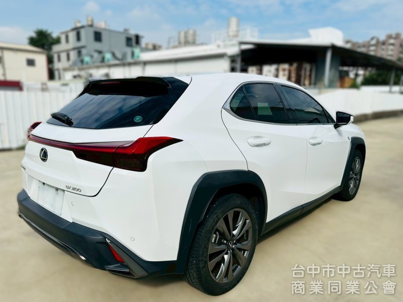 2021 Lexus ux200 f sport 低里程 電熱椅 賽車椅 盲點