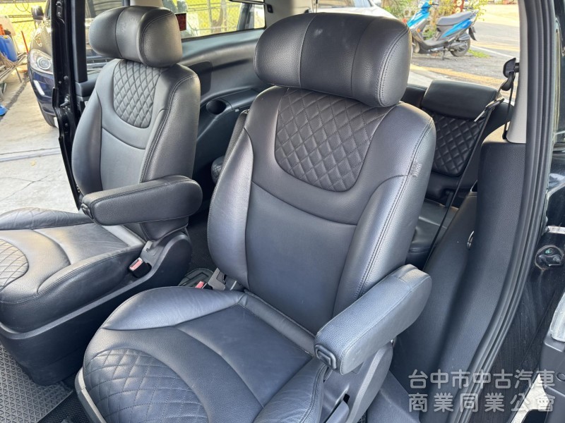 豪華7人座休旅車