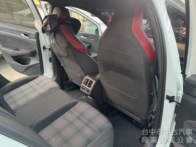 鑫華富汽車 福斯 GTI 8代