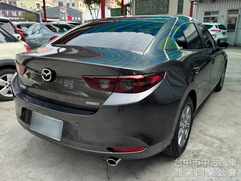 鑫華富汽車 Mazda 3