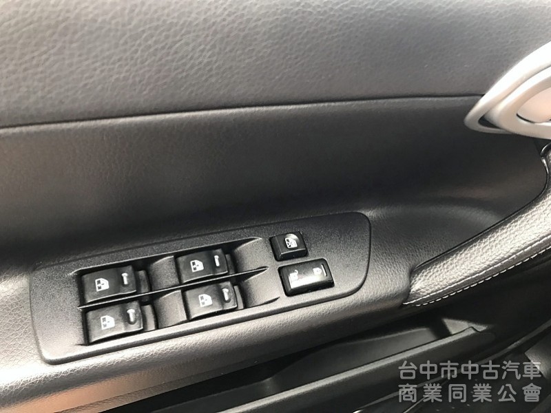 2011款.一手車 里程跑少 保証實車實價 在店 SAA認証車 可全額貸