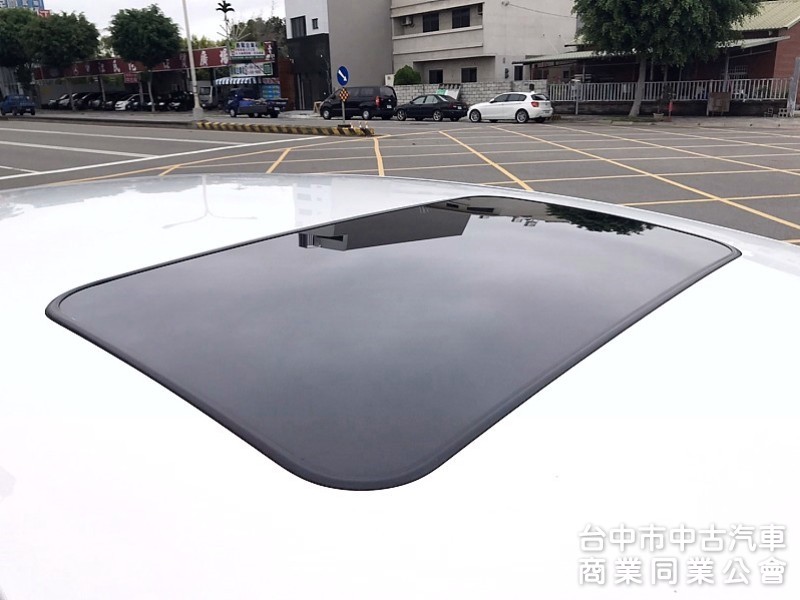 2011款.一手車 里程跑少 保証實車實價 在店 SAA認証車 可全額貸