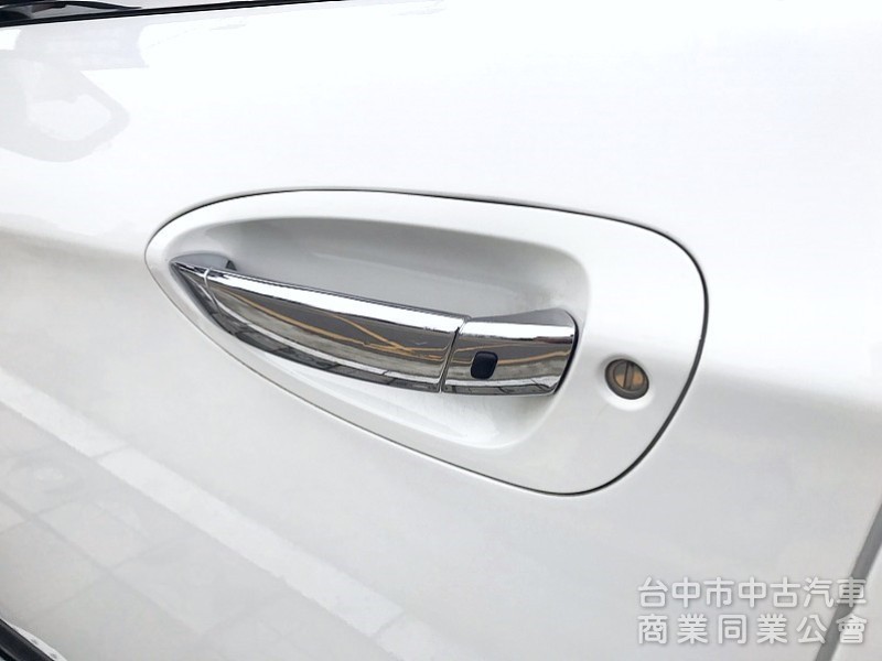 2011款.一手車 里程跑少 保証實車實價 在店 SAA認証車 可全額貸
