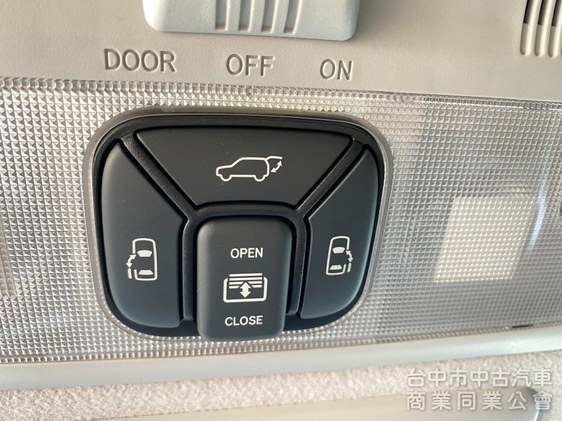 2019年 跑12萬km Toyota Previa 2.4cc 豪華版 頂級版