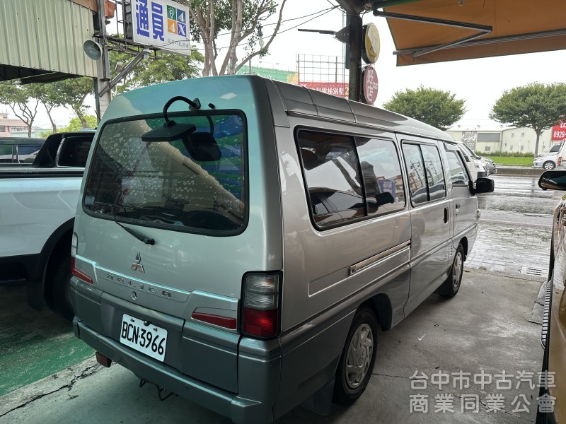 2015 得利卡 廂式 8人座 手排