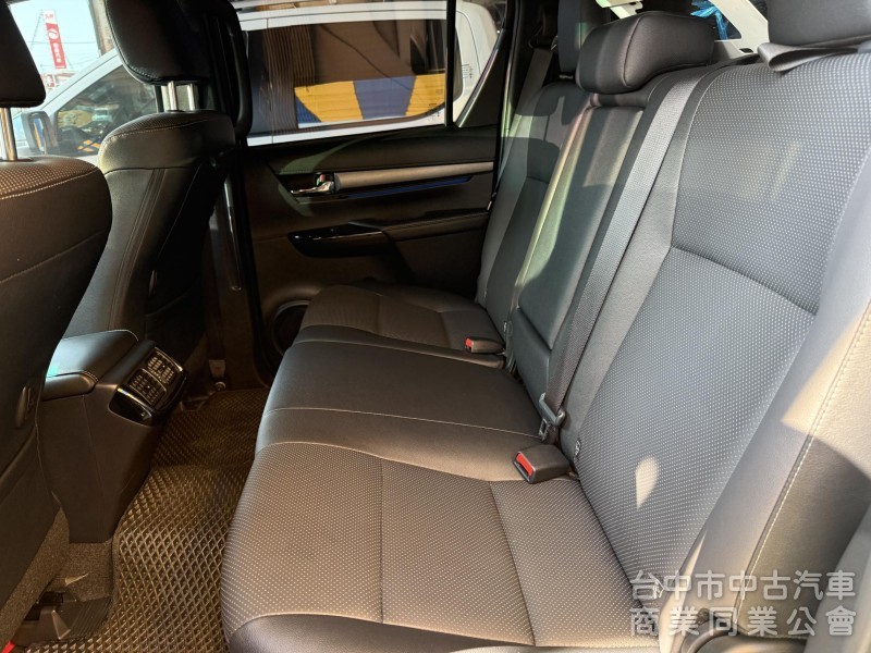 2023年領牌 跑2萬公里 海力士 Hilux 2.8cc