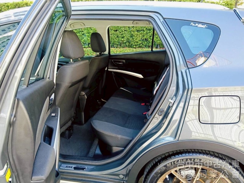 2019 Suzuki SX4 1.4T LED 頭燈 原廠保養